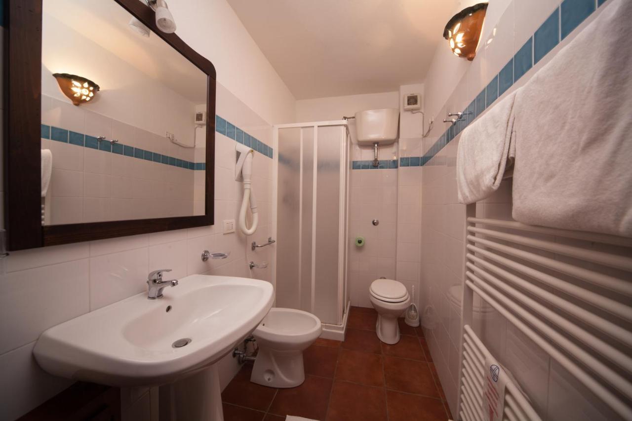 Affitta Camere Casa Delle Rose Villanova Monteleone Ngoại thất bức ảnh